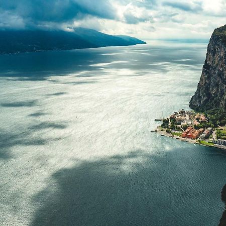 Antica Casa Alboletta - Appartamento Frida Kahlo Riva del Garda Exteriör bild